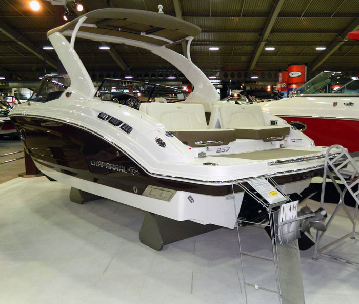 Chaparral 257 SSX boat with swim platform seats